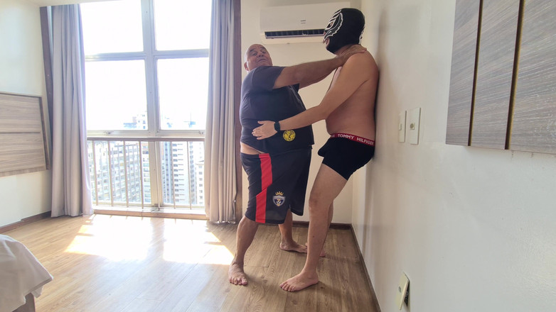 Punchbagplz: в масці проти бійки Бубби: остаточне випробування на міцність (втрачена робота)