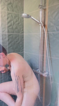 Apres M Etre Faite Jouir Je Lave Ma Chatte Poilue