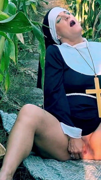 makee men nan Kylie ki masti