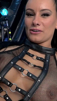 Sexy peituda milf esposa Eva May chupa e fode grande pau branco garanhão para bagunçado facial