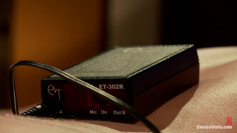 Electrosluts by Kink: El acto final: ¡Brooklyn se electro-follada!