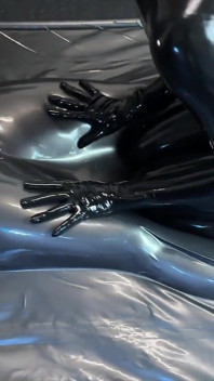 Mistressae ve Shannon Huxley: Vac Bed