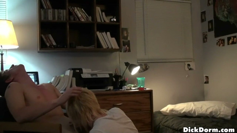 Reality Dudes: Reality Dudes - Robert Makes Bjs Orgasm as They Dare Roommates...