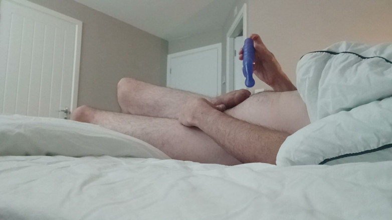 Dante5150: Houseitting e ho trovato la mia figliastra sex toy così...