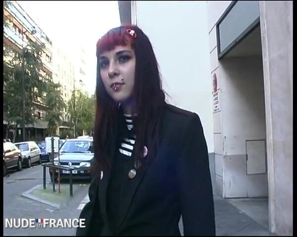 La France a Poil: Sonia de rebelerende gothic zal smelten onder de pikslagen van...