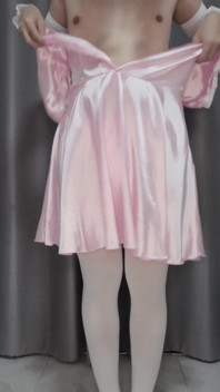 Sissy Kanisa Crossdresser mucama servicio parte 2 vestirse