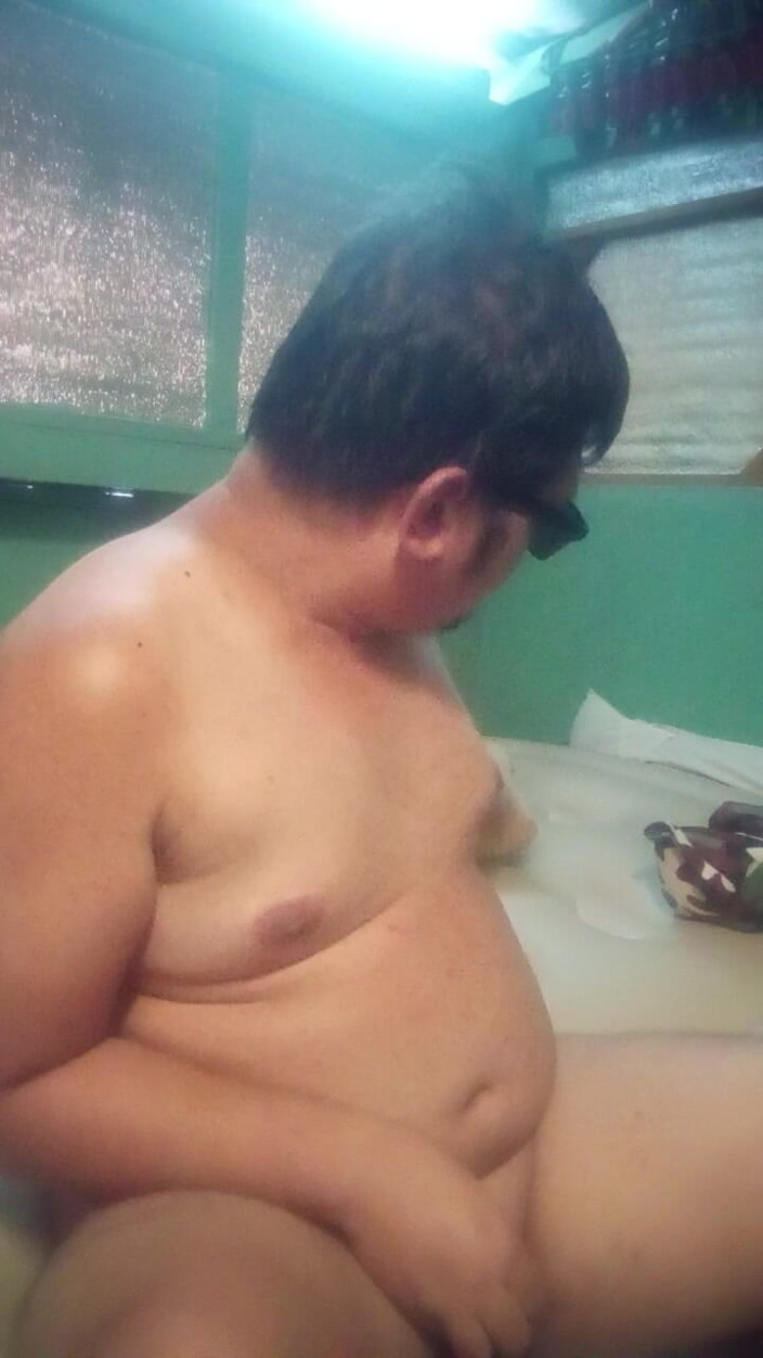 BossRaei: Je baise ma poupée sur mon matelas gonflable dans ma...