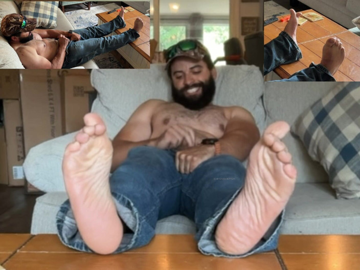 mascbeef95: Fuß pOV bärtiger muskel spritzt auf sich selbst