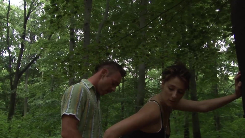 German amateur - 100% German hardcore videos: Cewek jalang rambut cokelat ngentot di hutan