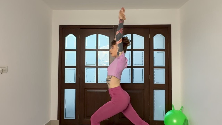 Michelle Kink: चलो एक साथ योग करते हैं