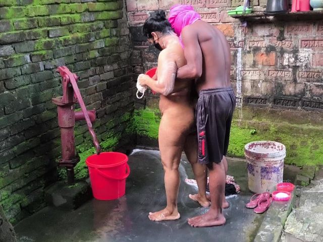 I See My Girlfriend Taking Bath After Which I Hugged Her and Started Fucking Her Ass (Safi Sexy)