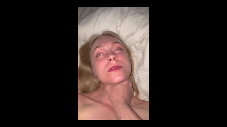Siswet: Mrdání Hell Babe Tohle je další nadržená.