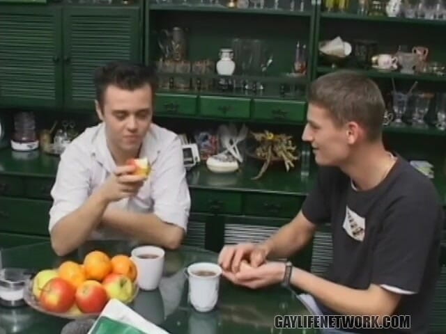 Gay Life Network: Ficken nach einem herzhaften frühstück