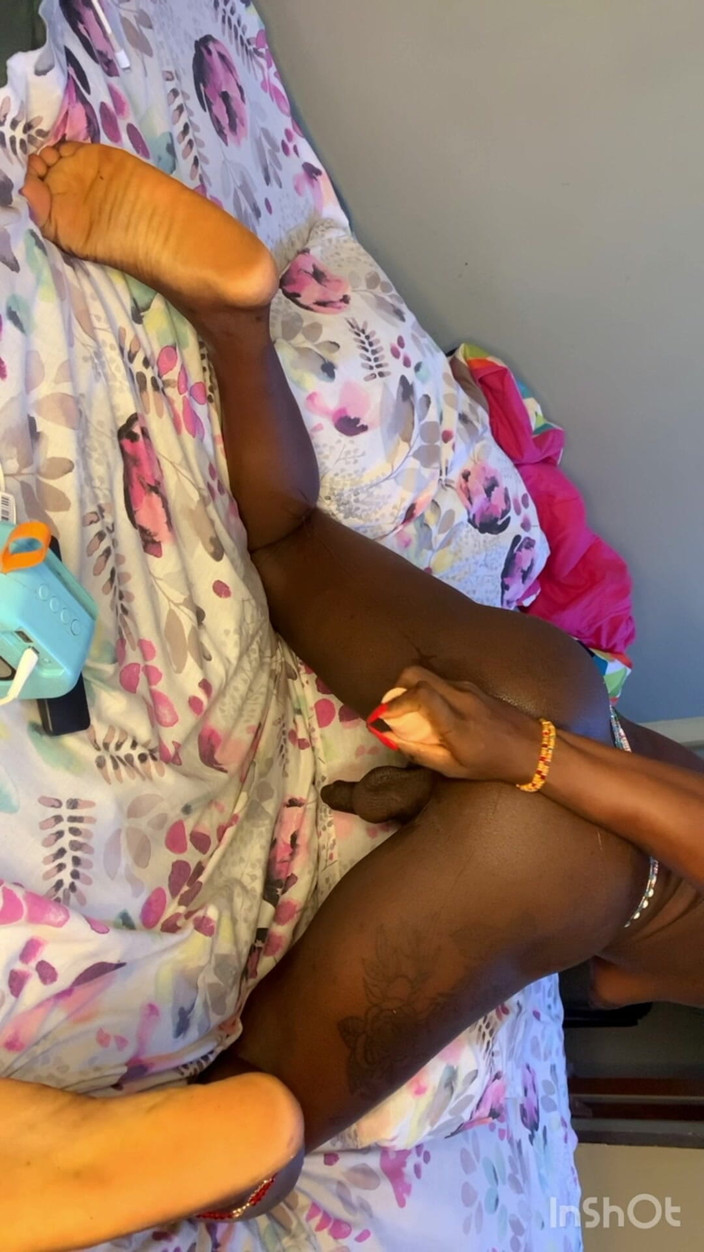 Sassy_celess: Gioco con i miei giocattoli sulla Mia passerina