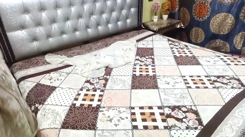 MehwishButt: Indische desi mit dicken möpsen, bhabhi, blowjob, sperma im mund,...