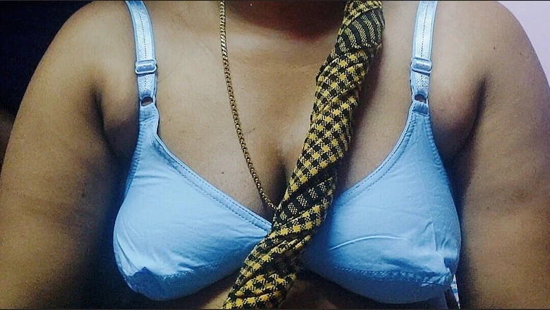 Desi Mohini: Hintli kadın en iyi arkadaşımla ilk kez