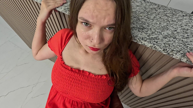 Julia Say No: 継父は継娘とのセックスを撮影して新しいカメラをテストしたかった POV 本物の素人自家製