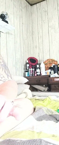 그녀의 작은 후장 구멍에 그 큰 기둥을 넣을 시간입니다