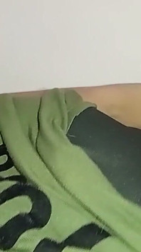 Hardcore-sex med Suri kommer och blöter kameran med sina sprutar