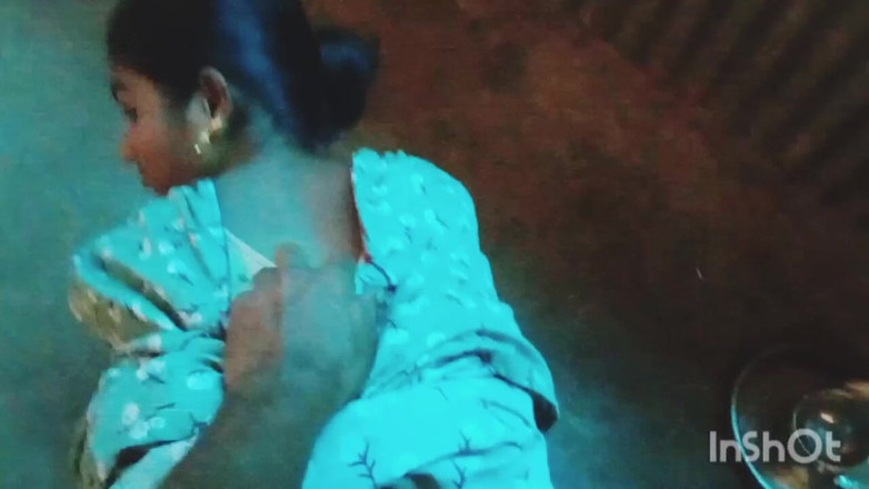 AmpleOunce283: Desi vesnická roztomilá holka kouří mrdku do pusy s bengálským...