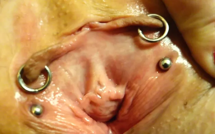 AdalynnX: My hot pierced pussy