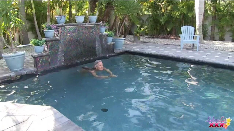 Leilani Lei: Ranní plavání n masturbace