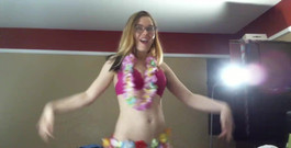 Kira Burn: Malý havajský tanec pro tebe