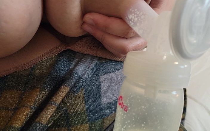 Annabelle Rogers: 젖탱이를 자연스럽게 젖탱이로 펌핑하는 새엄마