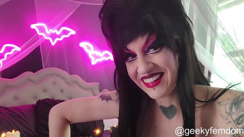 Geeky Femdom: Elvira Коллекция Разврата