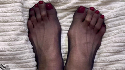 LizaVirgin: Deslumbrante fetiche por pés por Liza Virgin