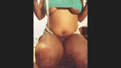 Dzaddy long strokes: Sexy MILF miluje nahotu a sexuální eskapády