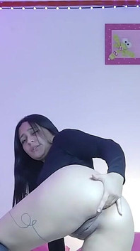 Linda Petite Parmaklarını Kıçına Sokarken Heyecanlanıyor