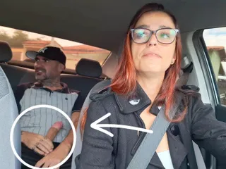 ksalnovinhos: Mulher Motorista De Aplicativo Pega Cliente Se Masturbando Por Tras