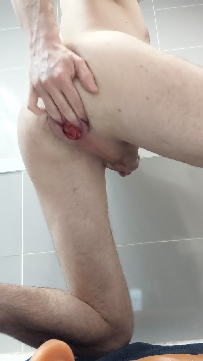 Mike Bi: Schoval jsem obrovské dildo do zadku