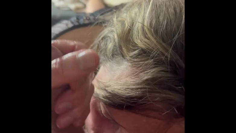 Bonewizzard69: Naturlig MILF lär sig hur man använder klingande stång på...