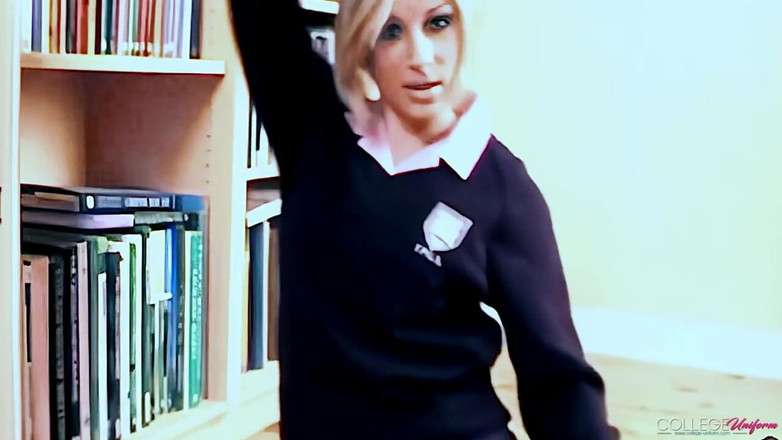 College Uniform: Libri con julia crown