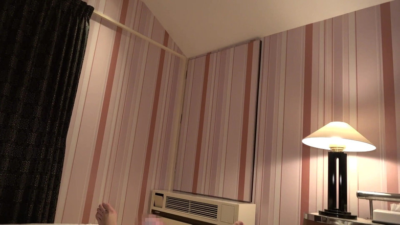 Strix: Azu - F-cup hostess si přijde pro creampie po práci