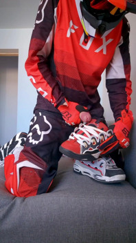 Mxgear giyip Osiris spor ayakkabılarımı sikiyorum