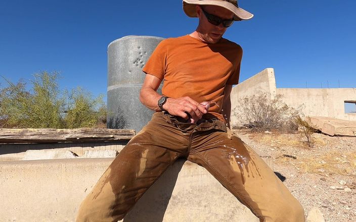 Golden Adventures: Pissing My Work Kalhoty v poušti