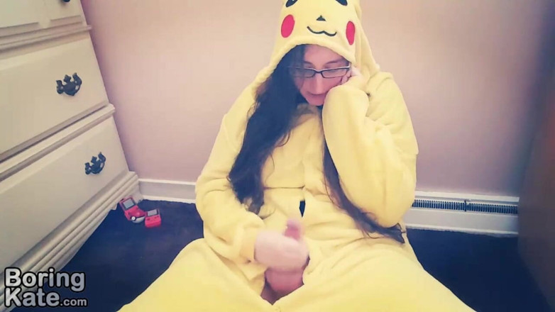 Boring Kate: Klatschen in meinem pikachu kigurumi