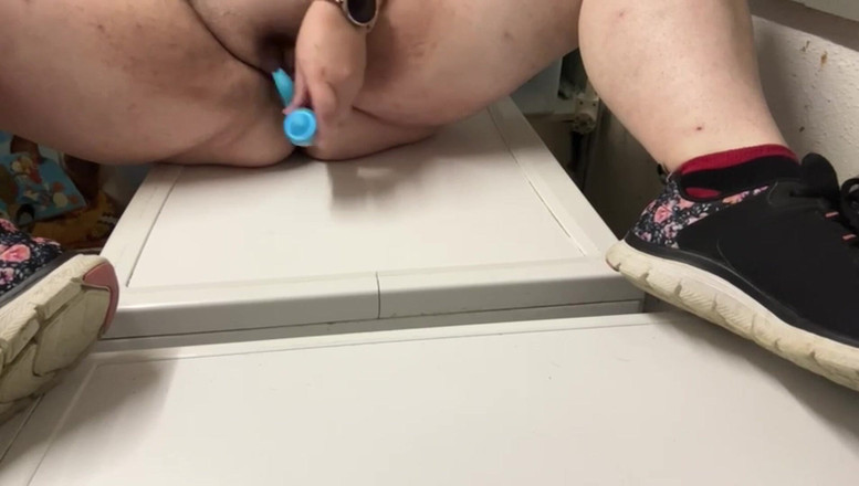 AmateurBBW: 在洗衣房里被操