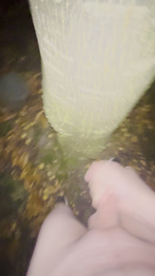 Outdoorboy5: Desnudo en el aparcamiento público