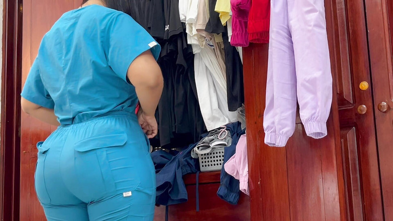 Katrina4deluxe: Úžasná nahrávka sestřičky s velkým zadem