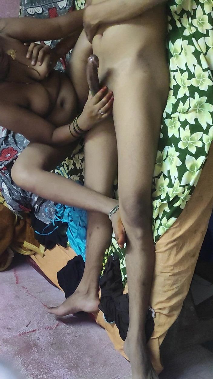 Pyaasibhabhi1: Amigo fez meia-irmã Ki Chudai