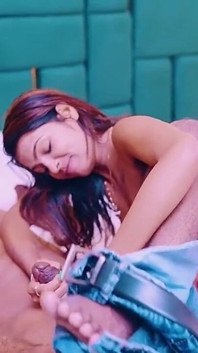 18 Year Young Girl Seduce by Her Servant While She Was Alone in the Room