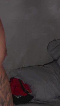 Tag-Team-zucht! Unbeschnittener twink gefickt