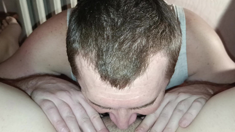 OniSoi: Hrajte lízej a sněz tuto šťavnatou těsnou kundičku