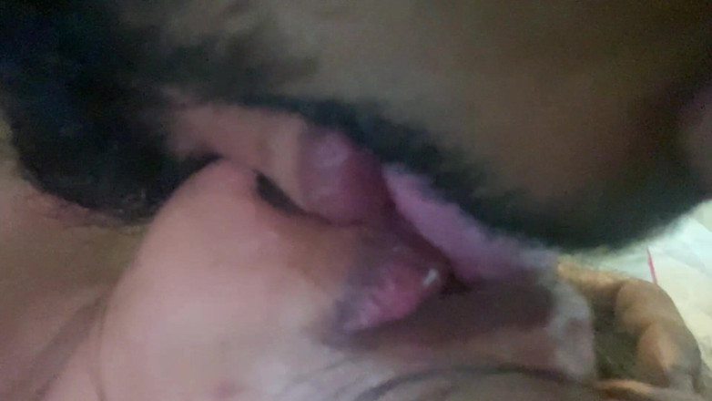 Arabicqueen: Doamne!! Oare maching ăsta de futut nu este un om pentru...