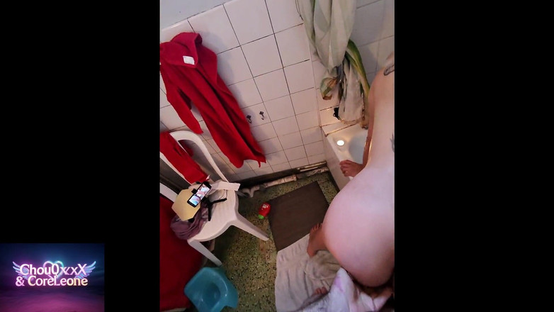 ChouQxxX_et_Coreleone: Kąpiel z pianą