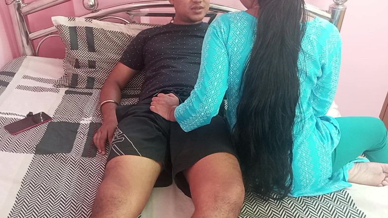 DesiSexCreator: Indiana menina fodendo buceta apertada, sexo anal quente com áudio hindi...